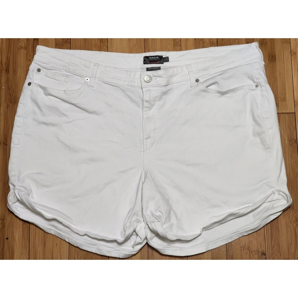 Torrid Mid Rise Mid Short Womens Plus 26 Vintage Stretch Denim Jean Shorts White